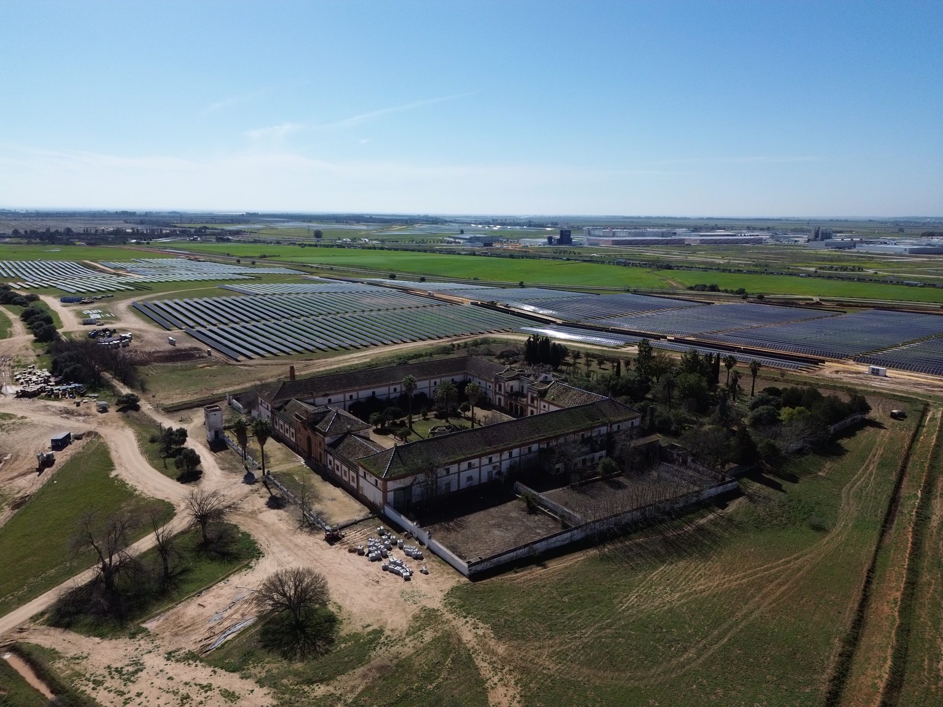Foto 4 — PARQUE SOLAR FOTOVOLTÁICO HIPÓDROMO / ROTASOL